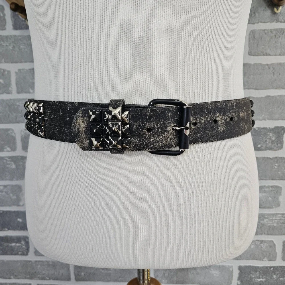 Black Studded Leather Distressed Belt Mens 34 Punk Grunge Goth Y2K Unisex